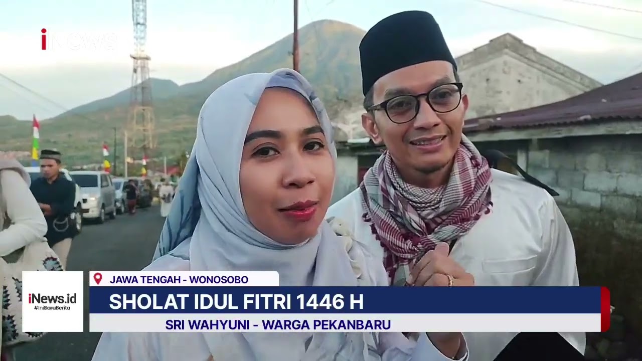 Sholat Idul Fitri dengan Pemandangan Gunung Sumbing dan Sindoro di Wonosobo