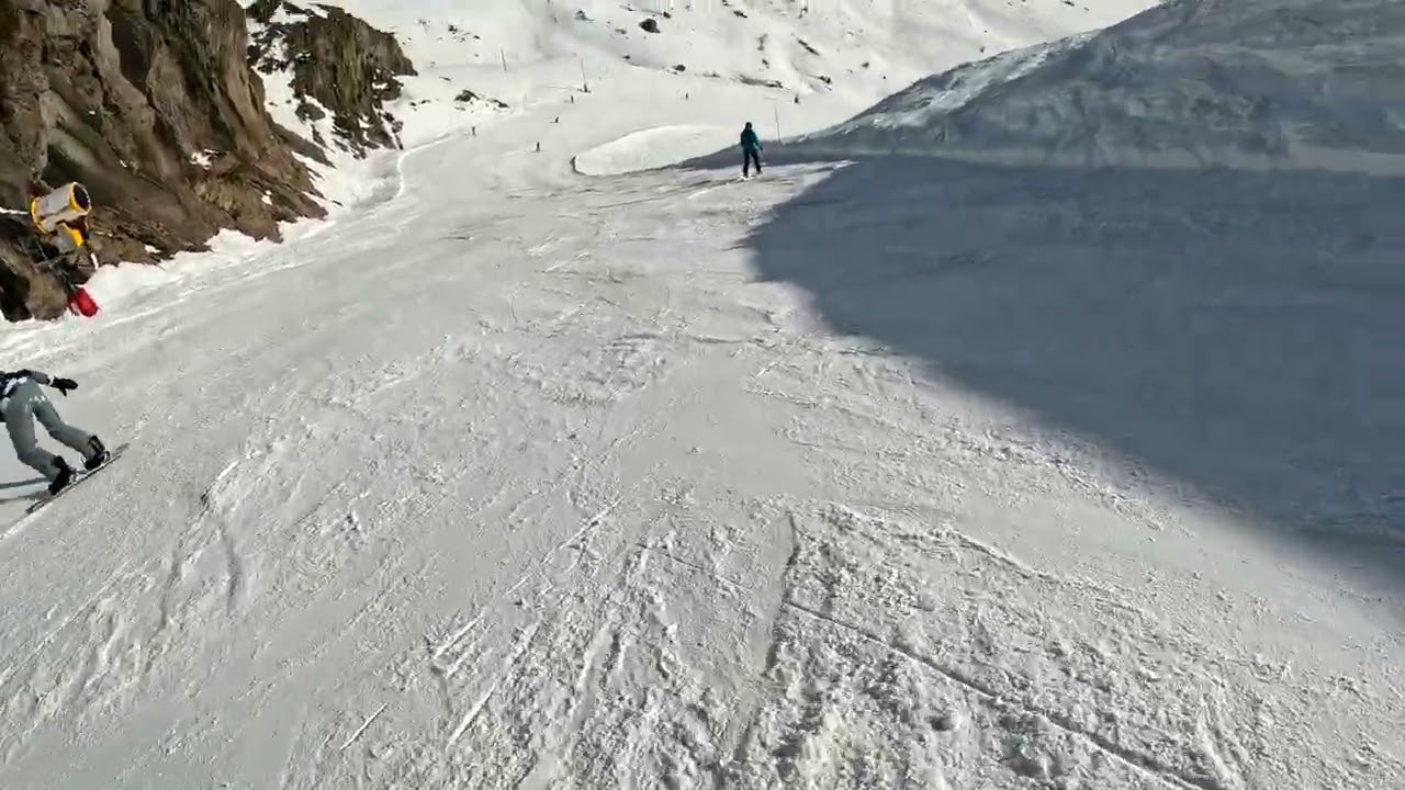 Alpe D'Huez: The Black Sarenne is a black for its top and bottom part. I include the Saranne Gorge