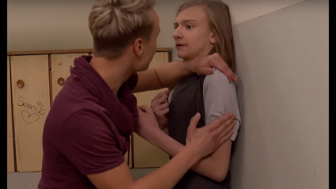 Uczeń poprosił starszego kolegę żeby odzyskał jego pieniądze [Szkoła odc. 725]