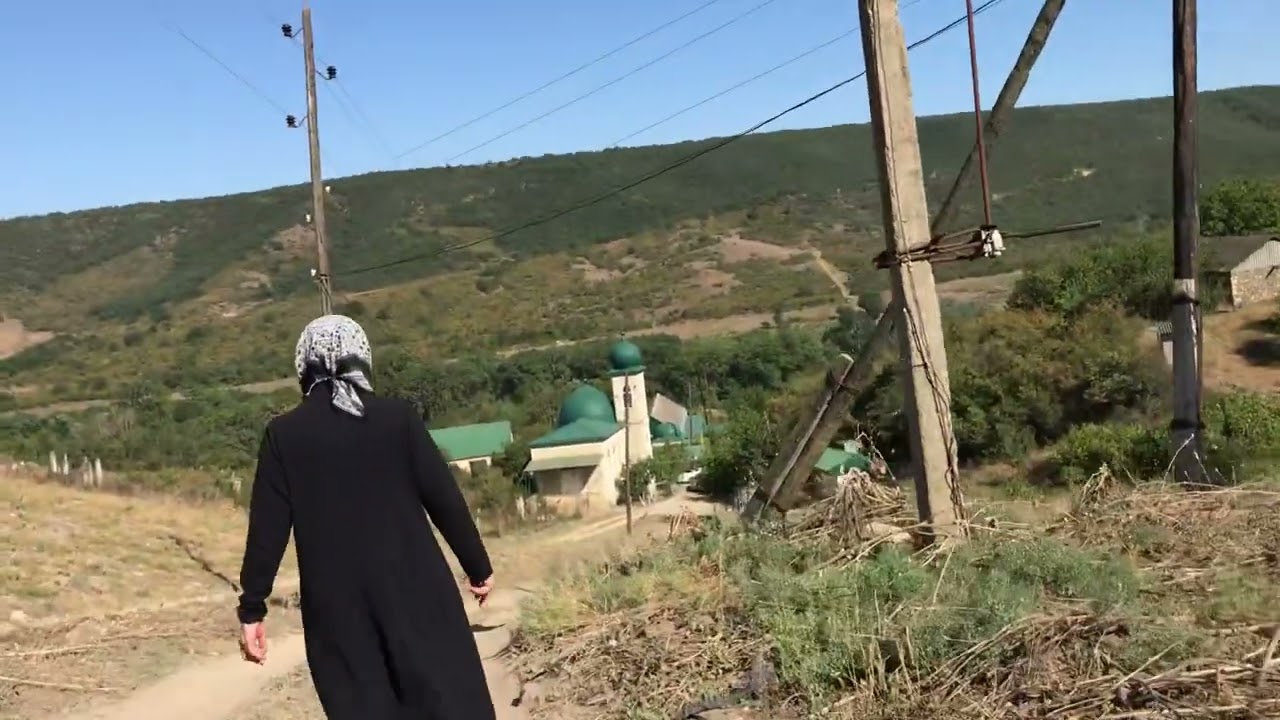 Зиярат, где похоронены потомки Пророка с. г1.с.   Сюда приходят для Халвата и бесплодные семьи
