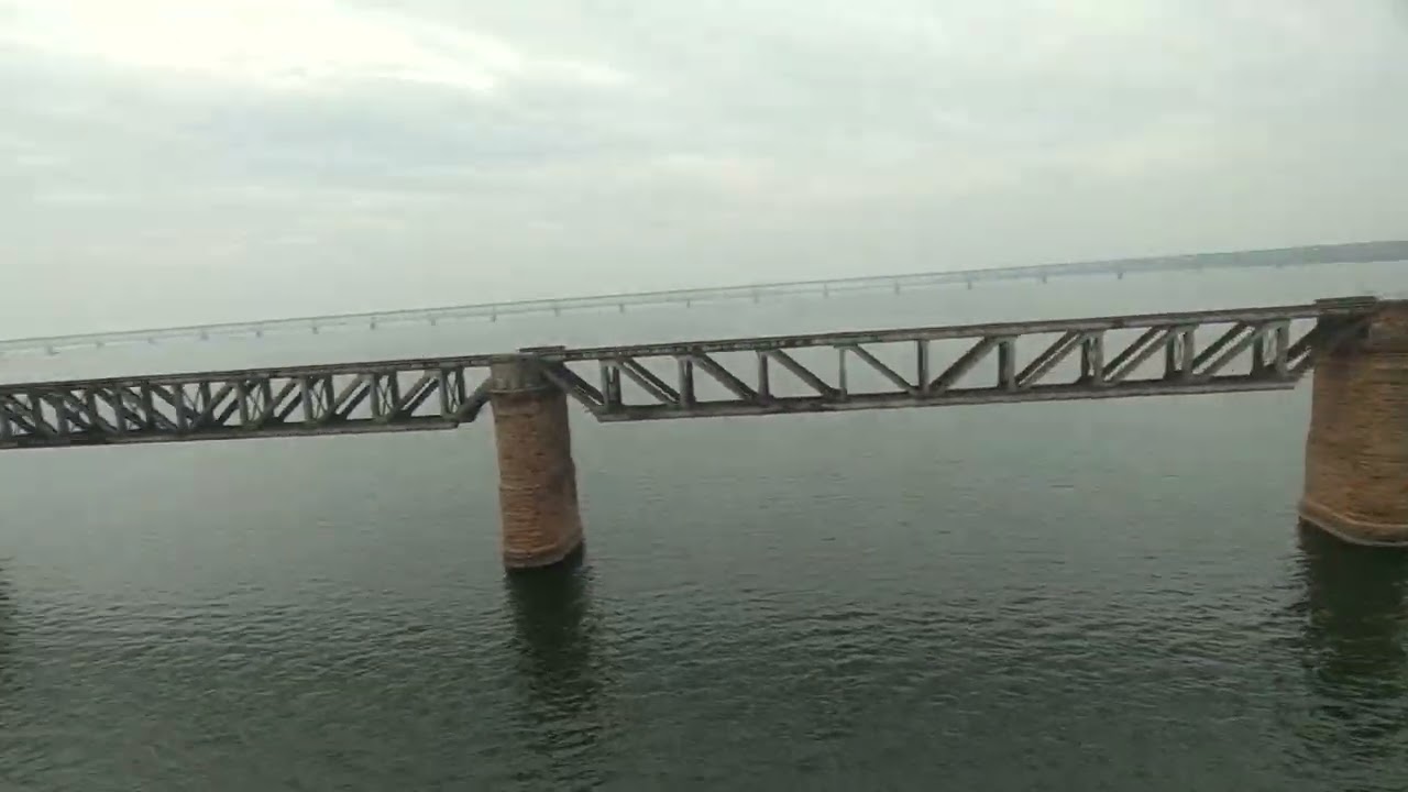 Passing on godavari brigade in ratnachal sf exp #trains#godavari #passing #ratnchal