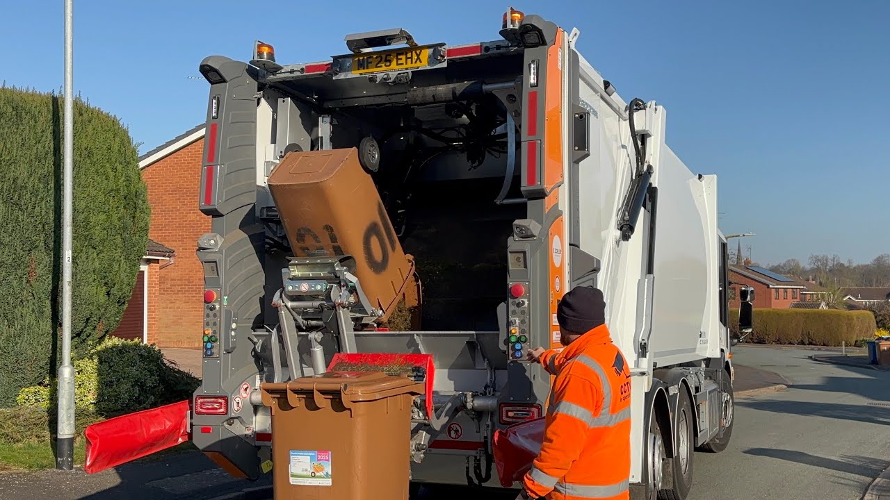*Brand New* Mercedes Econic Refuse Truck on Garden Waste, EHX