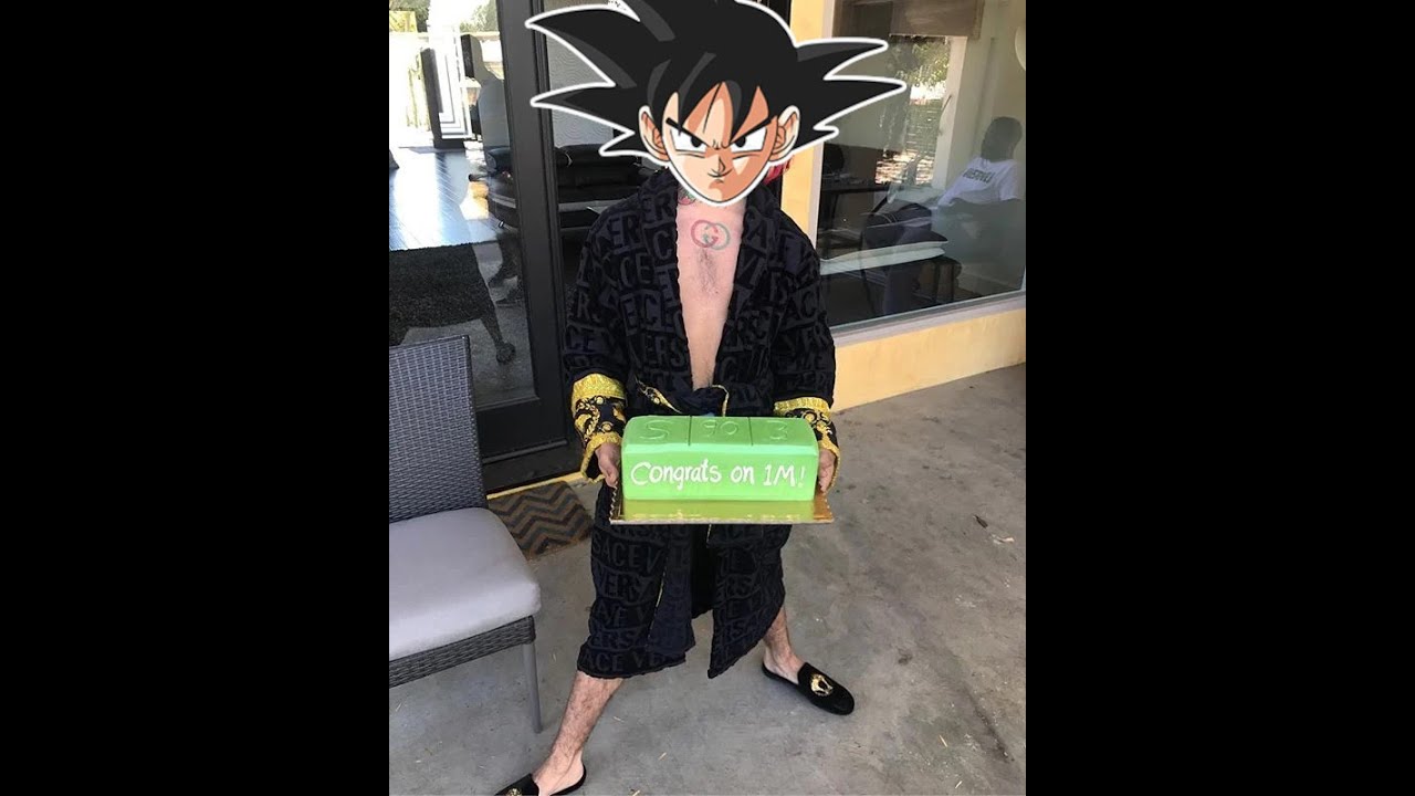 Son Goku cuts a Xan cake