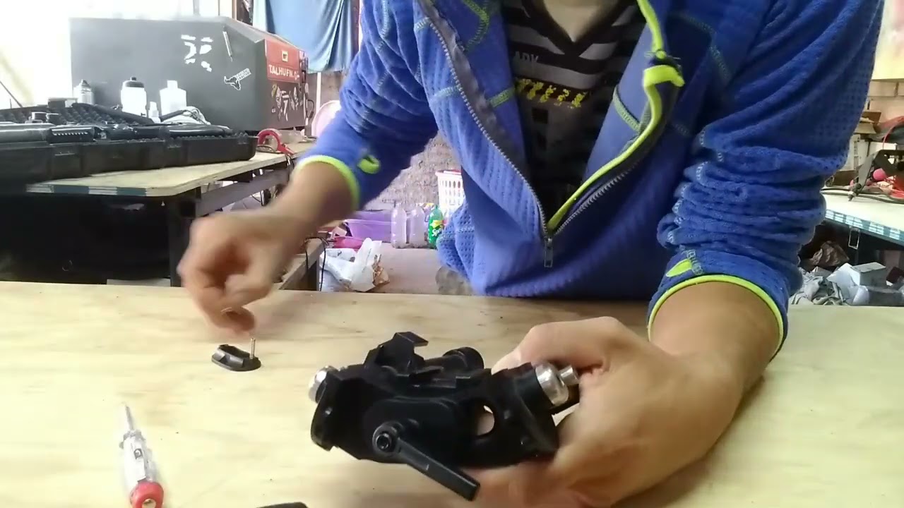 Modificando bípode de fibra de carbono, aprovechando el tiempo en casa.