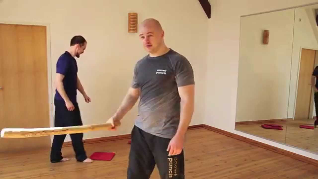 Ein &Uuml;bungsbrett f&uuml;r den Bruchtest!!! One Two Punch