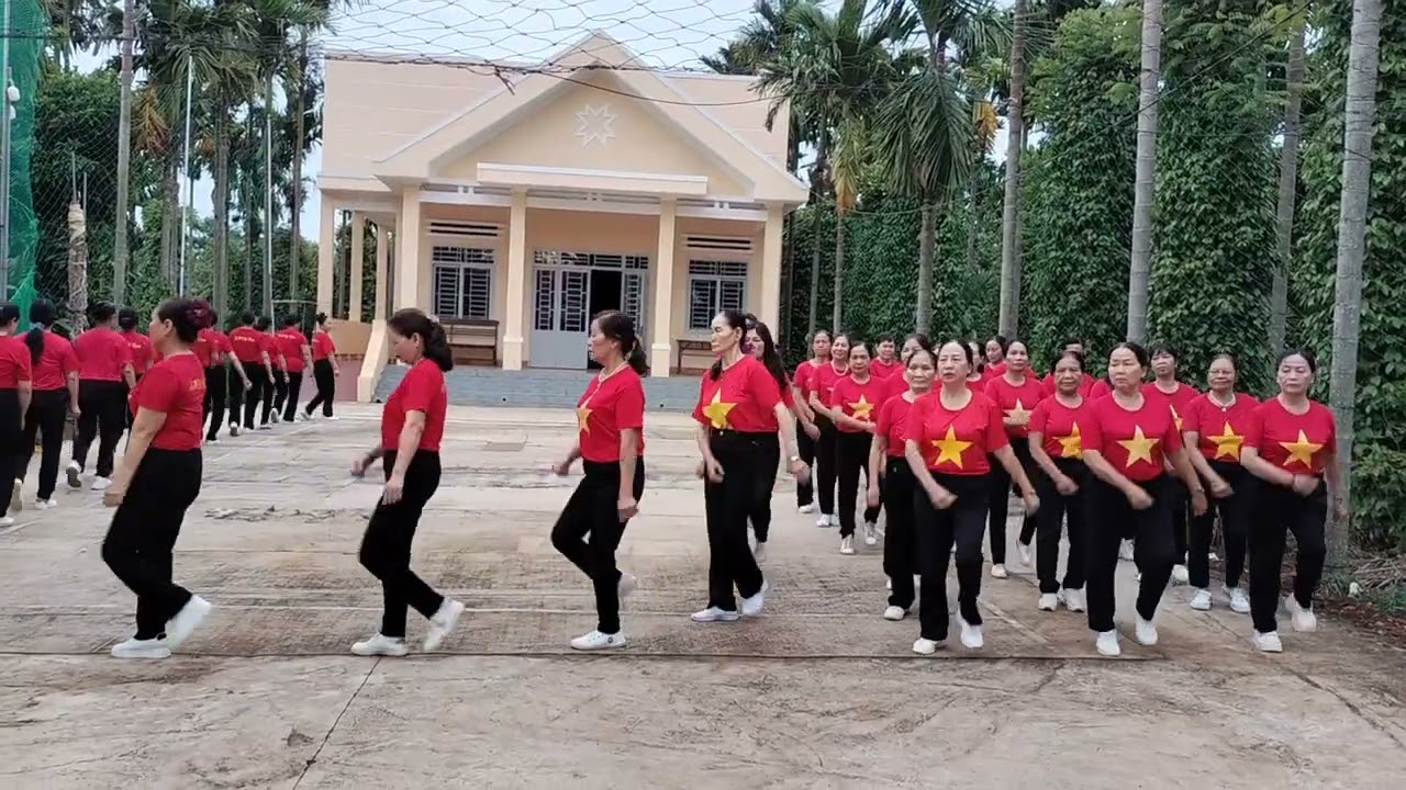 Cùng cả nước tưng bừng diễu binh 