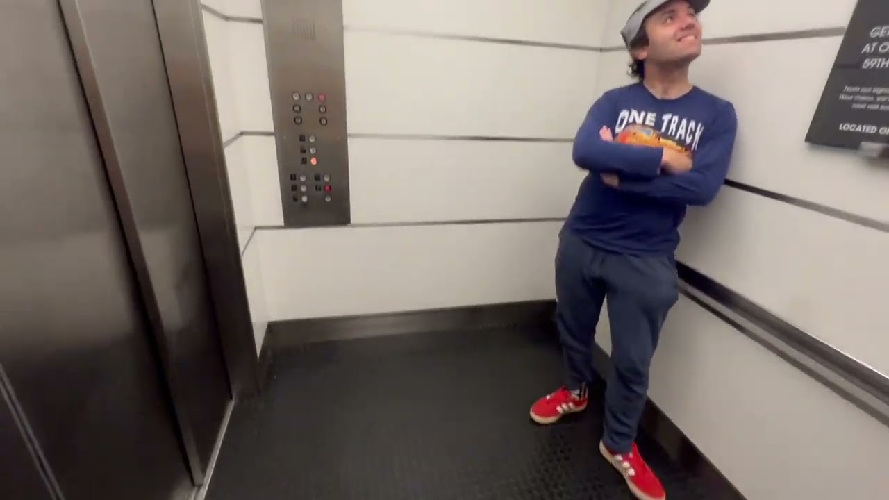 RESTART-EVATOR!: Burlington Hydraulic Elevator @ Bloomingdale's - Walt Whitman Mall - Huntington, NY