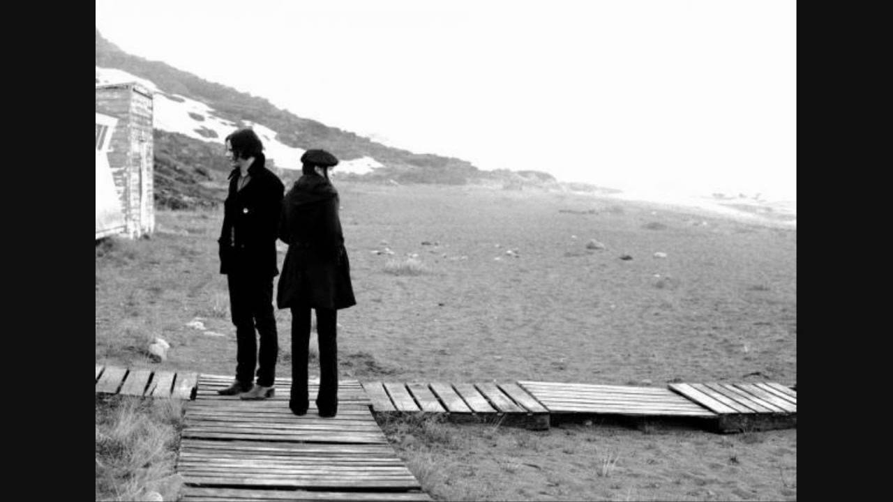 The White Stripes - Seven Nation Army. Live Paris 2004. 9/9