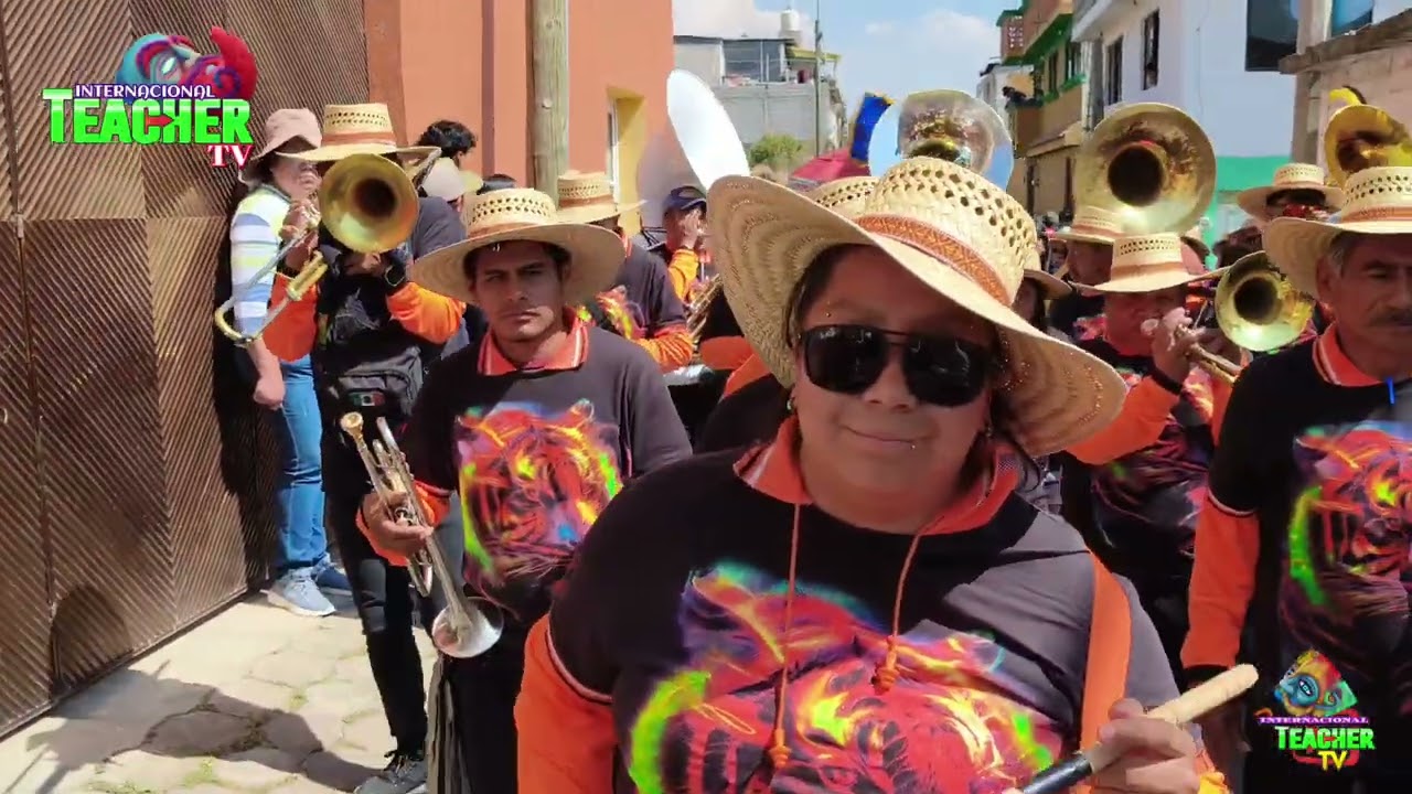 DOMINGO EN EL CARNAVAL DE JUCHITEPEC..ASI LAS BANDAS Y CHINELOS