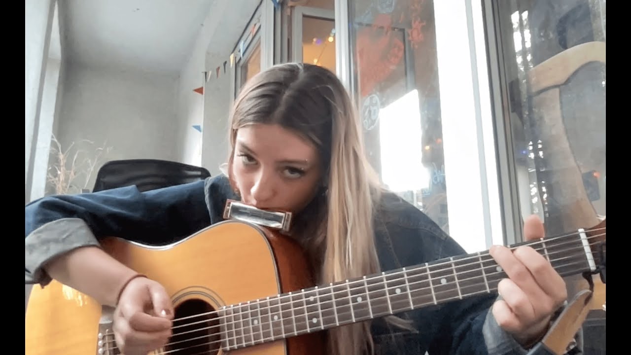 A song about being an alien in a crowd of "normal"- Harmonica-guitar. A Post-mortem letter.