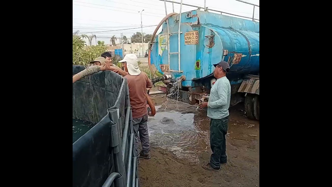 Piscina para regar con agua dulce 