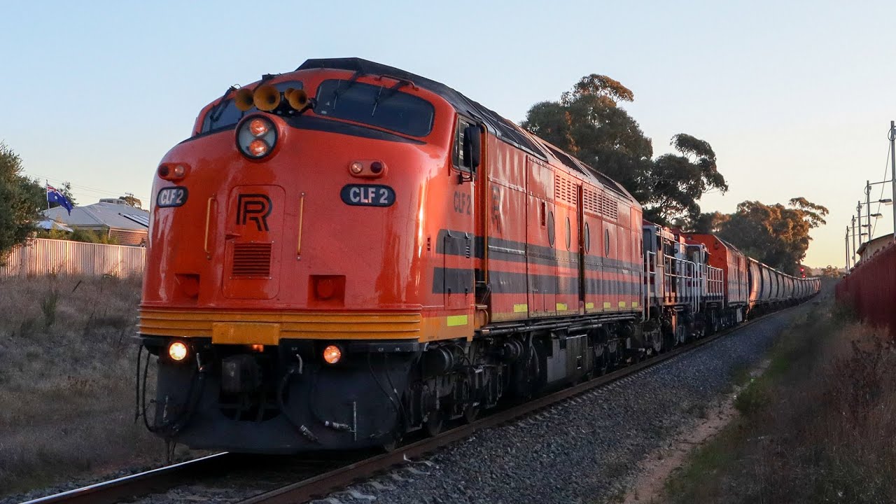 Evening Peak Trains at Broadford