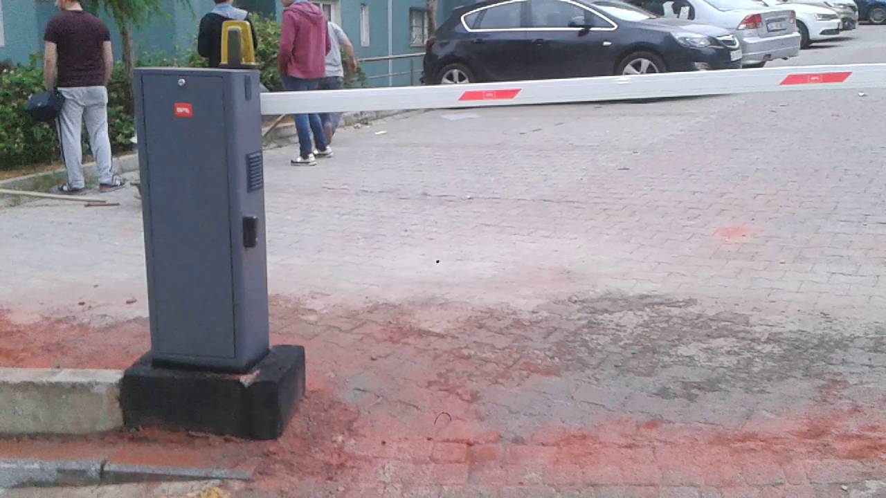 İstanbul Başakşehir Bahçeşehir Kollu Bariyer Montaji