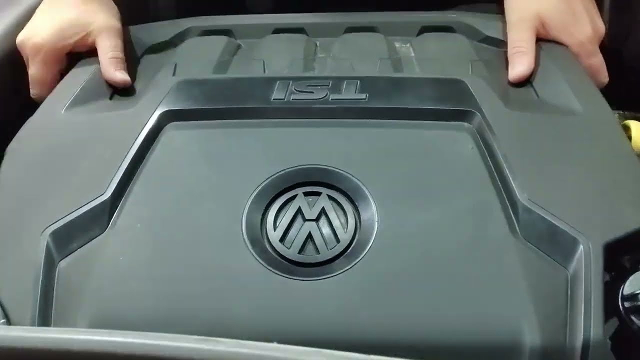 Volkswagen Tiguan 2021 SE, PCV Valve, Spark Plugs and Ignition Coils replacement timelapse.