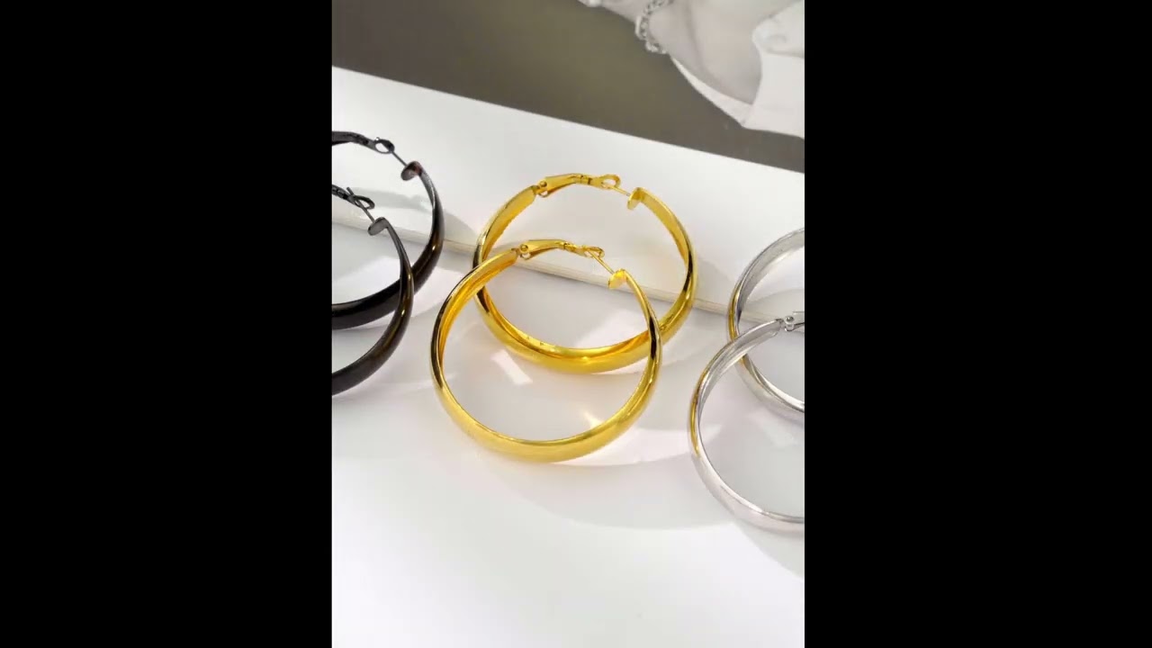 Bold & Gold! ✨ | Chunky Hoop Earrings