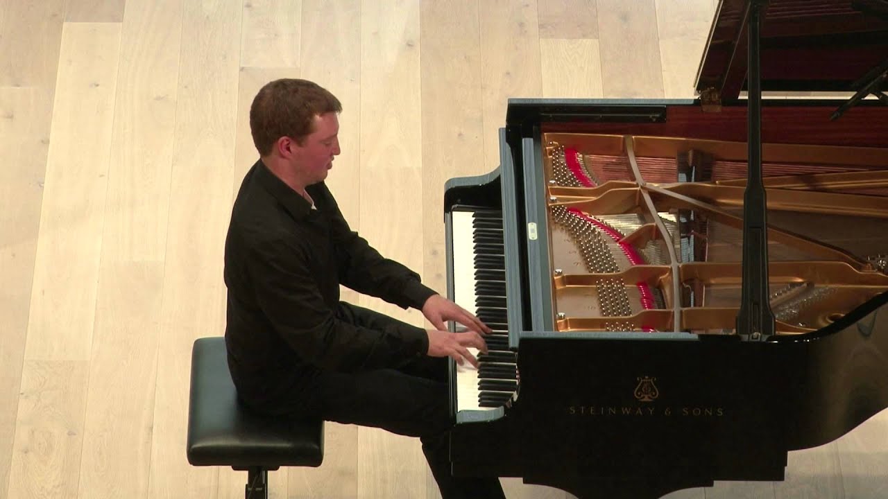 Grieg Competition 2014: Grieg - R&oslash;tnams-Knut, Halling op. 72 No. 7 (Sebastian Berakdar)