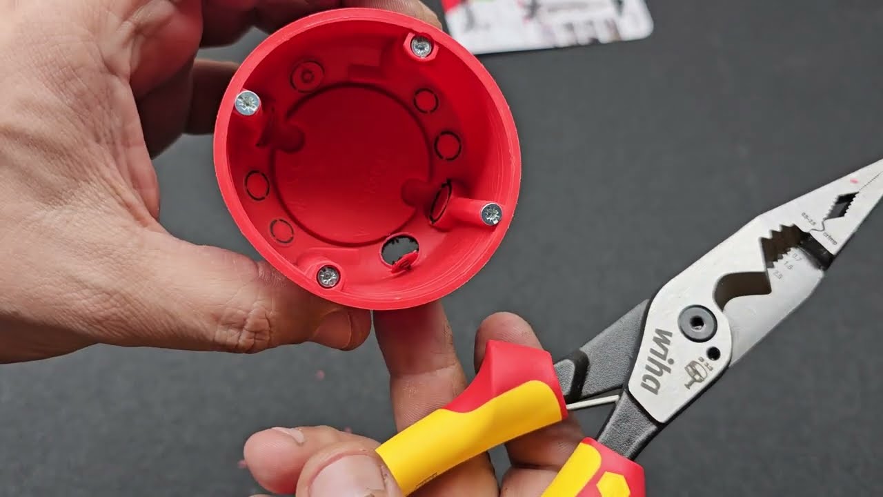 WIHA-Cleste multifunctional pentru electricieni cu 8 in 1  functii ,izolat la 1000V