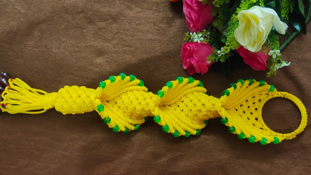 MACRAME FLOWER POT/MACHINE WALL HANGING