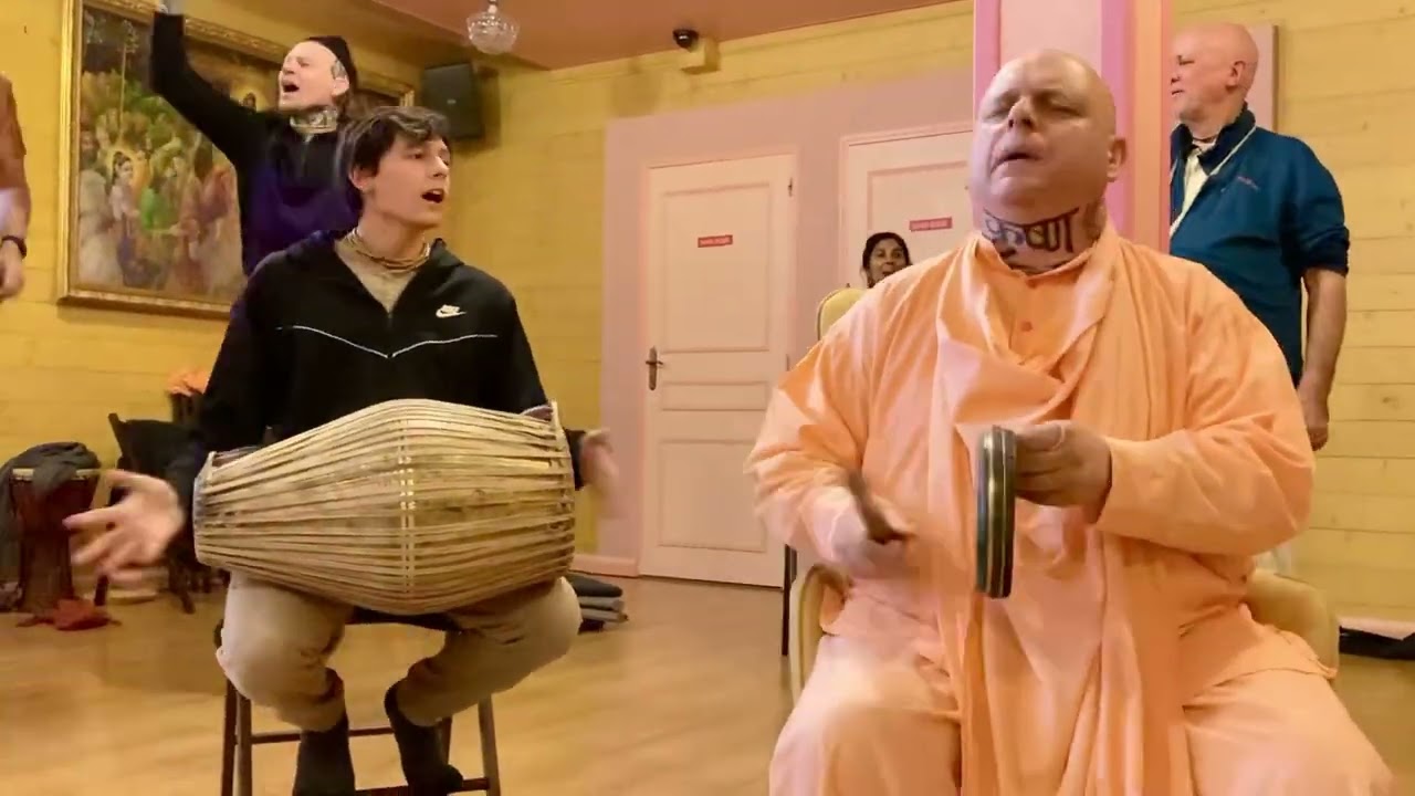 ⭐️ Yamuna dasi leads an ecstatic kirtan at 'Srila Prabhupada Fest 2025' - Rouen, France ⭐️