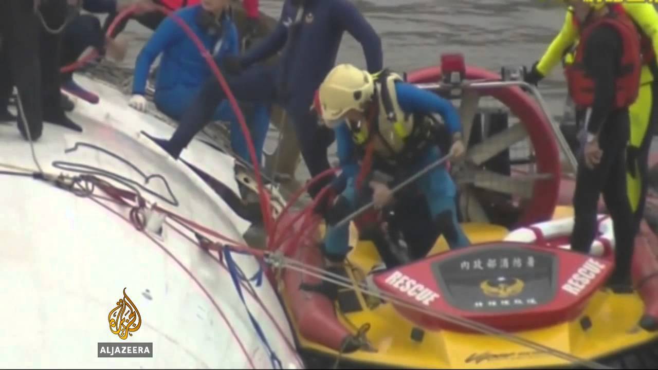 Dashboard camera captures Taiwan plane crash