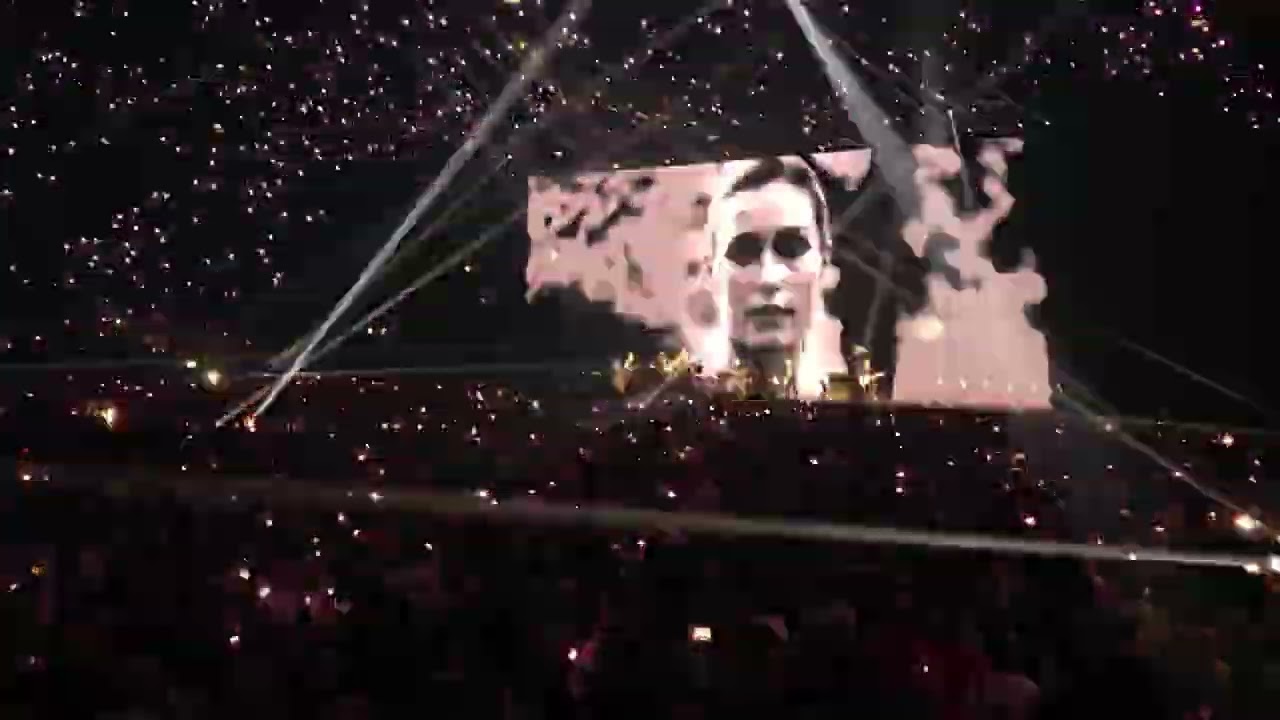 Indochine Arena Tour 2025 - Bruxelles 2 - #6 Sanna sur la Croix