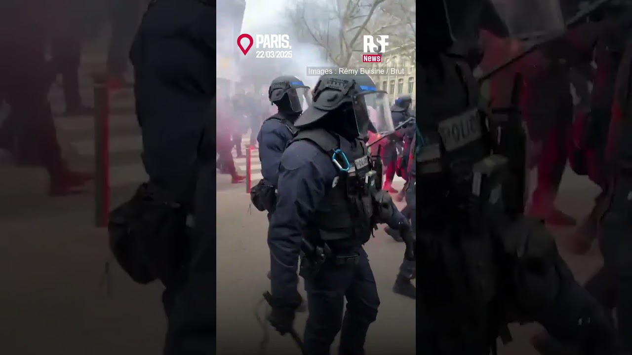 Le journaliste Cl&eacute;ment Lanot a &eacute;t&eacute; frapp&eacute; &agrave; la t&ecirc;te par un policier lors d'une manifestation.