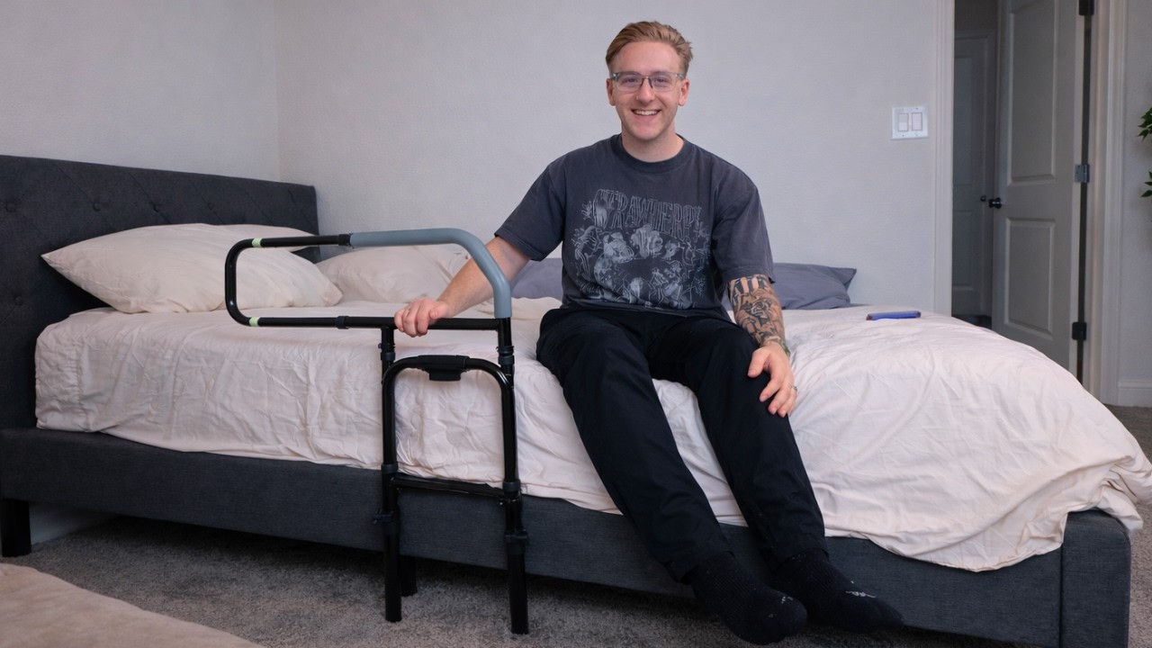 Bed Safety Rail with Night Visibility – Smart Feature!