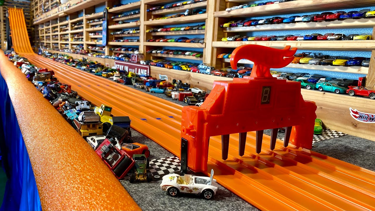 HOT WHEELS 