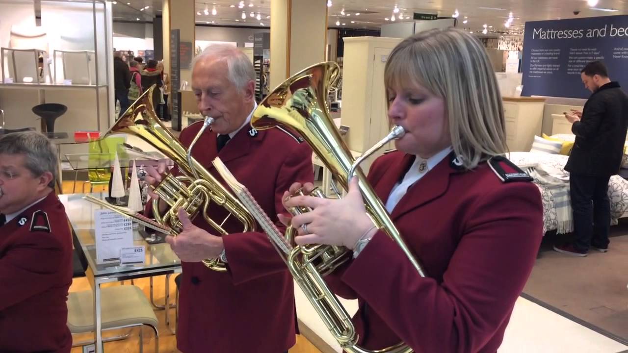 Hendon Band - Saturday morning carolling