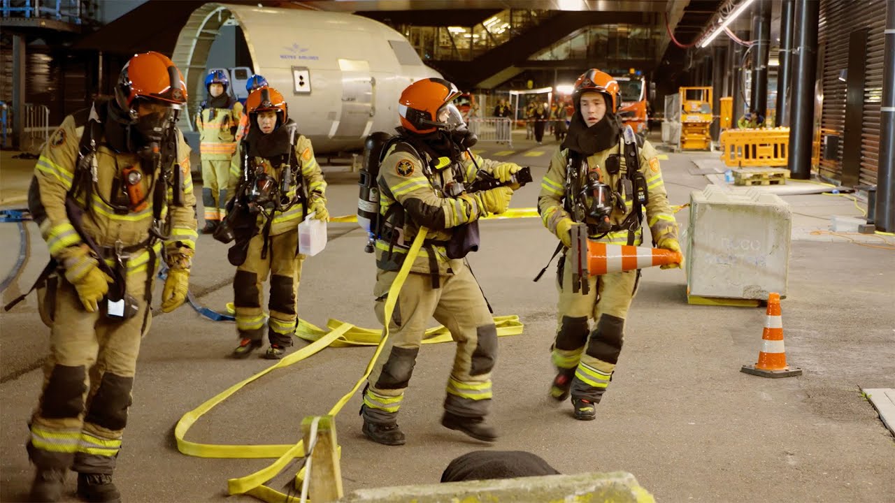 Brandweer Schiphol special: rondleiding én grote oefening👨‍🚒