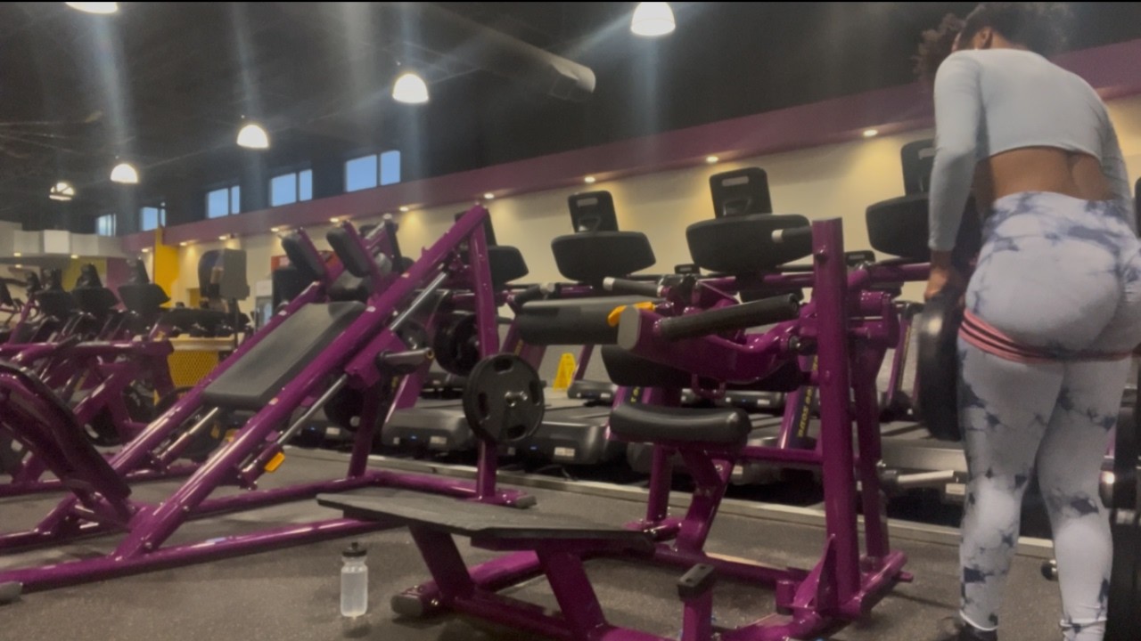 Three exercises to grow your legs and GLUTES for lower body day w/ Planet Fitness equipment!! #fypシ