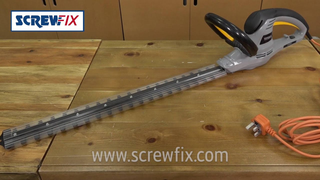 TITAN TTB357GHT 60CM 550W ELECTRIC HEDGE TRIMMER 230V | Screwfix