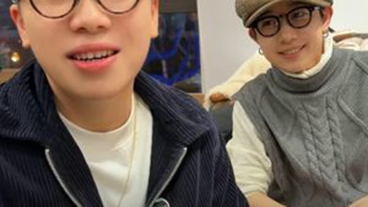 今天！看看我司的小伙伴们是如何叠戴的！ #珠串 #文玩珠串 #文玩女孩 #文玩 #珠串搭配