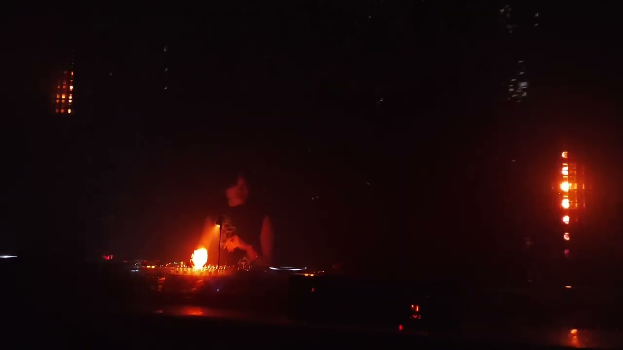 Zhang Qi Live DJ Performance 2