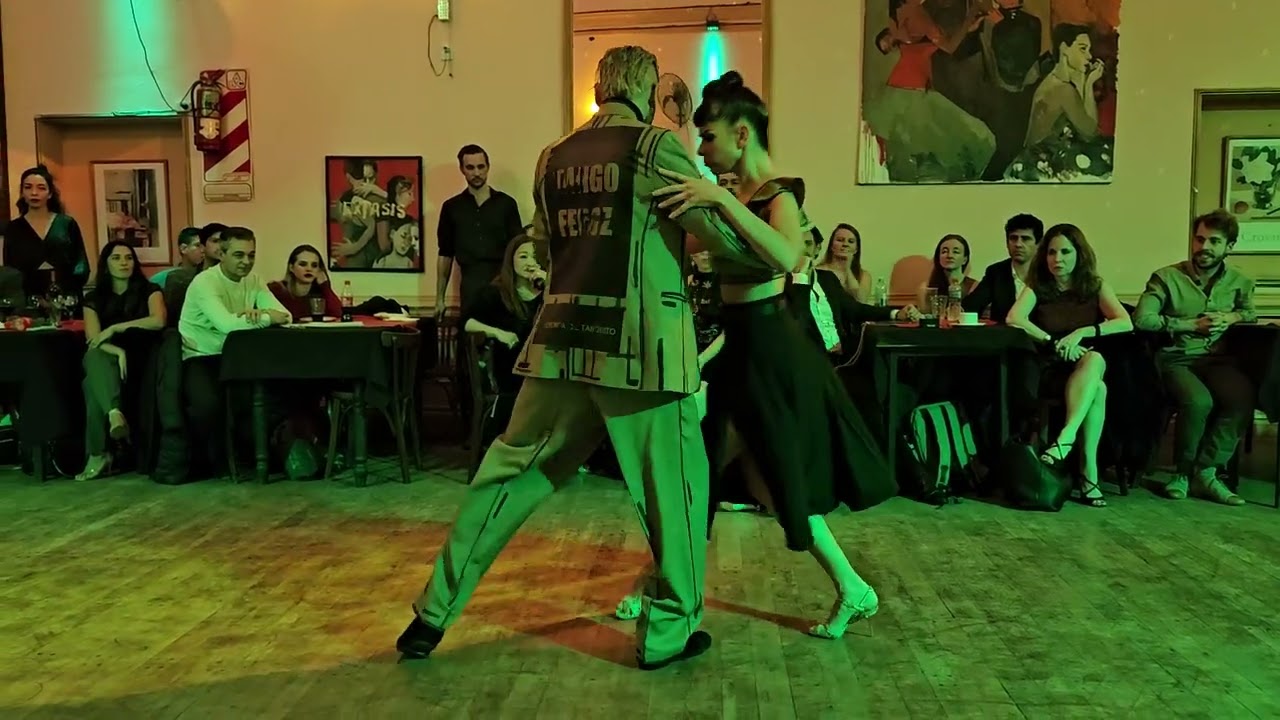 Yanina Muzyka & Emmanuel Casal at Nochero Soy (1 of 2)