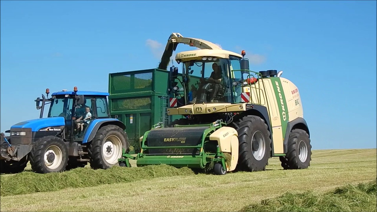 D W Lyon Chopping first cut silage 2017