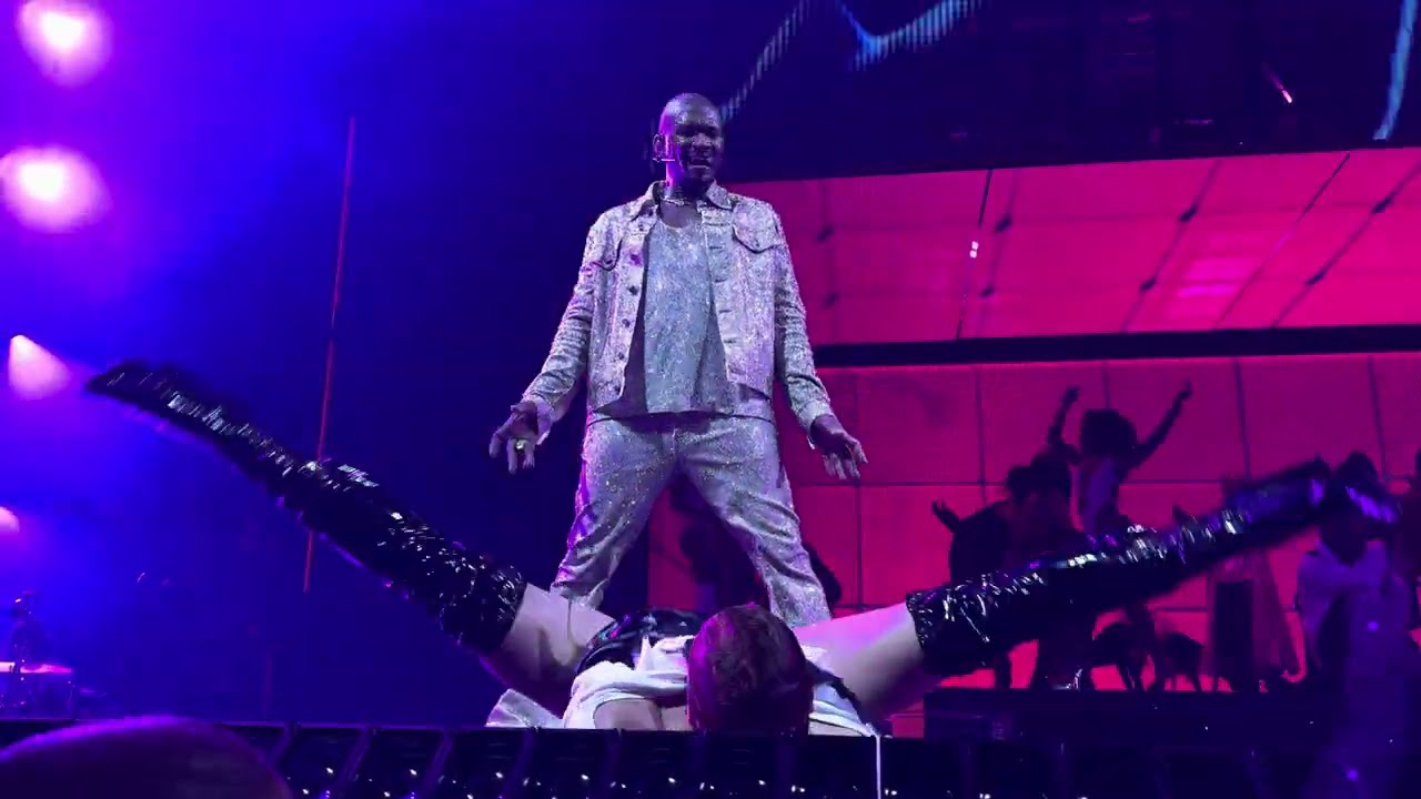 Usher - Lil` Freak & Lovers and Friends (Live) 4K