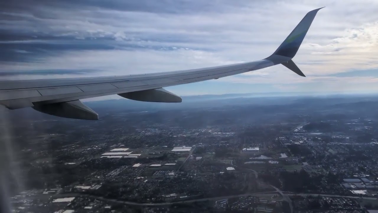 Alaska Airlines 737-900ER takeoff from Portland Int'l Airport (PDX) - N479AS