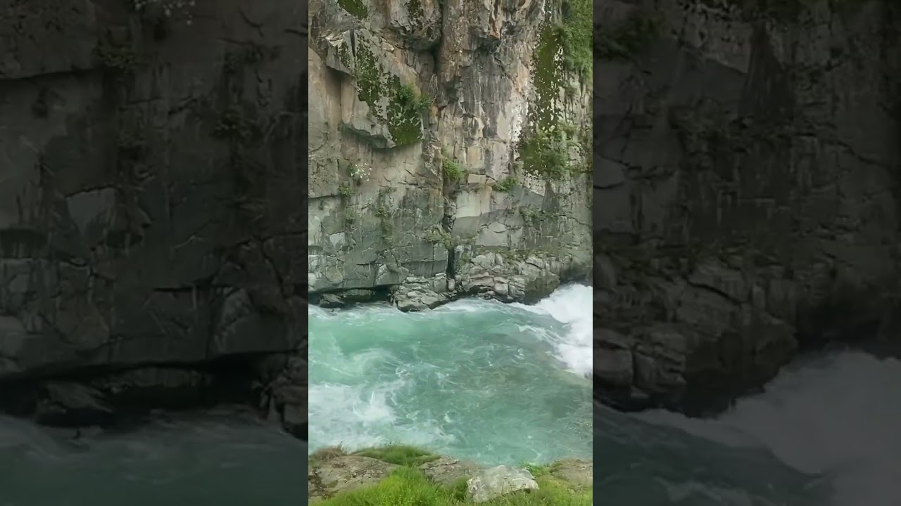 India Best Waterfall Aherbal 👀👀#viral #shortsvideo #subscribe #youtubeshorts #motovlog #waterfall