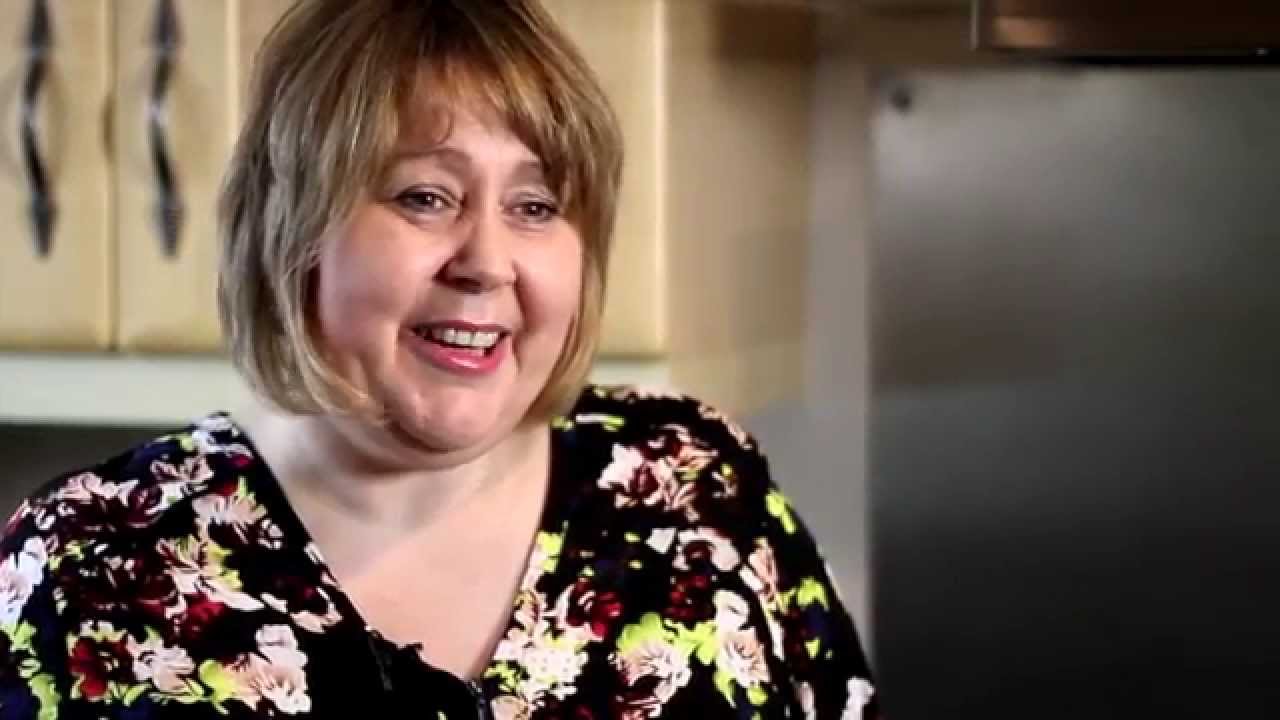 Lynda's food recycling tip - line your bin caddy with kitchen towel