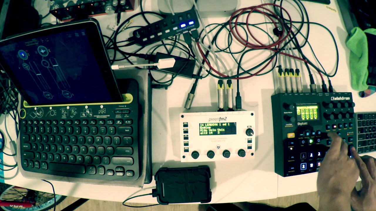 Digitakt + preenFM2 + iPad. Testing USB audio.