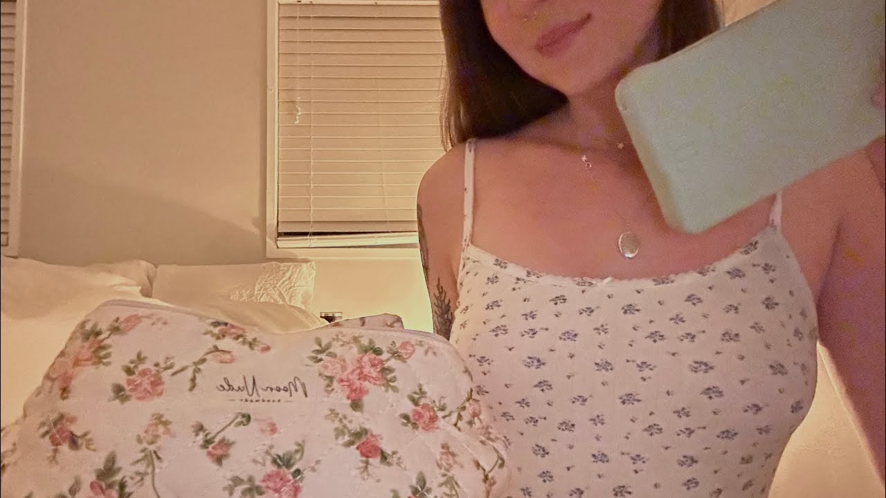 late night asmr, what’s in my makeup bag? 