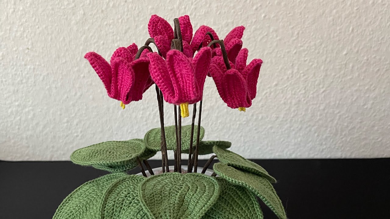 Siklamen Çiçeği Bölüm 2.  #siklamen #crochetflower #crochet #örgüçiçek #cyclamen #häkeln