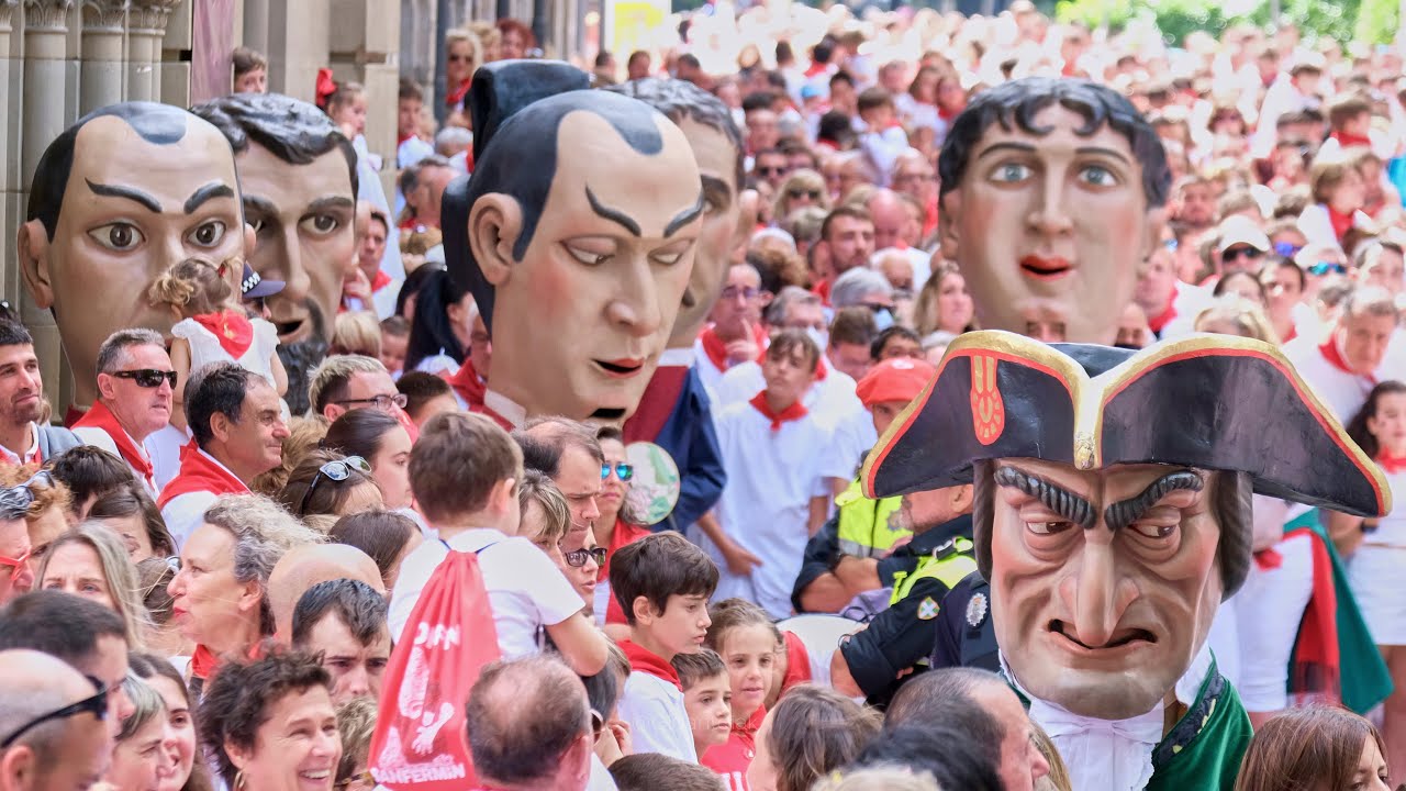 Zazpi jauzi. Kilikis, zaldikos y cabezudos de la Comparsa de Pamplona.