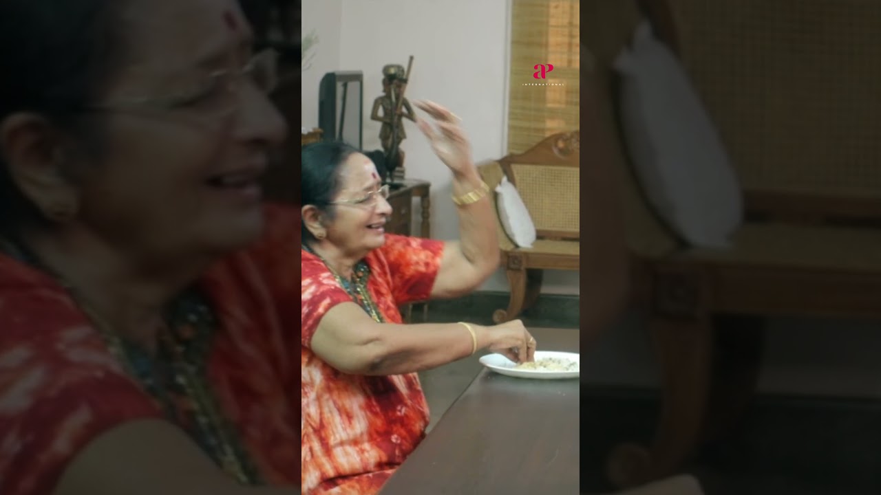 Valsala admired Sandhya's shape! #forsalemalayalammovie #shorts #mukesh #aishwariyaabhaskaran