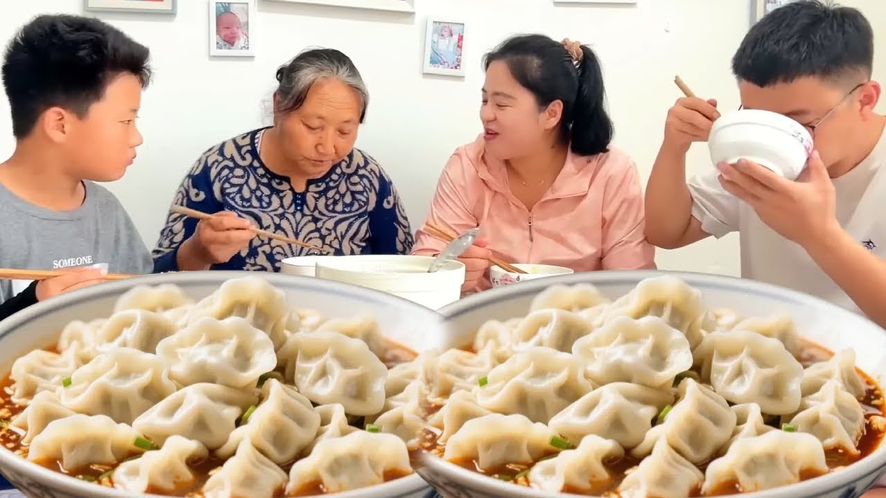 丹丹和婆婆一起做饺子，竟用西红柿鸡蛋馅！营养又健康老公连吃两大碗！【胖手手丹丹】