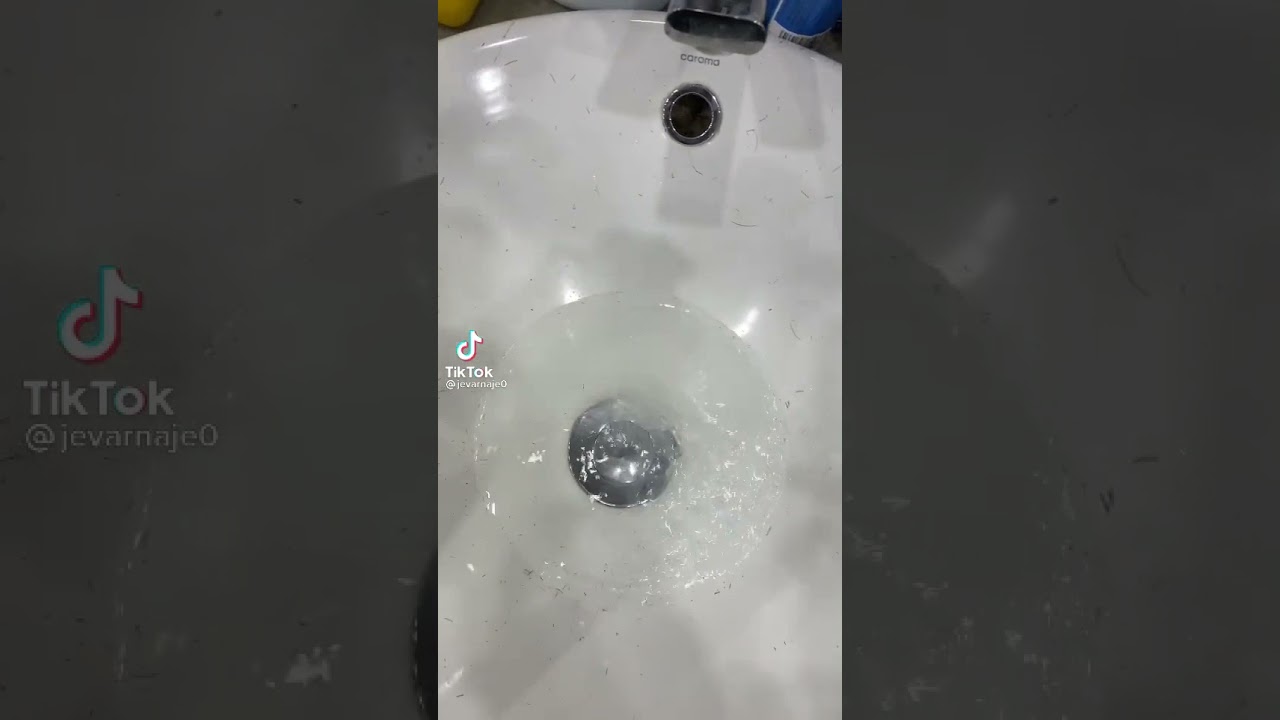 blades are not moving. how to clean the inside of a clipper?