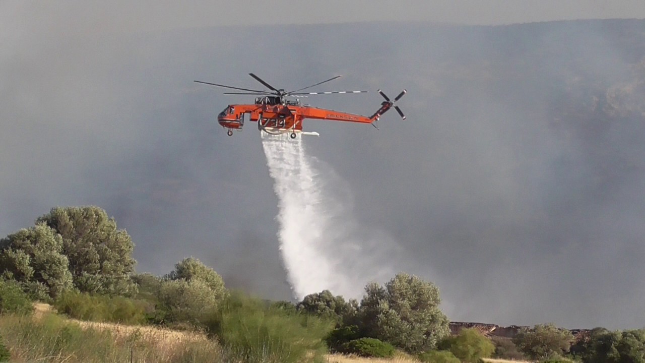 Sikorsky/Erickson S-64 Skycrane firefighting in Lagonisi