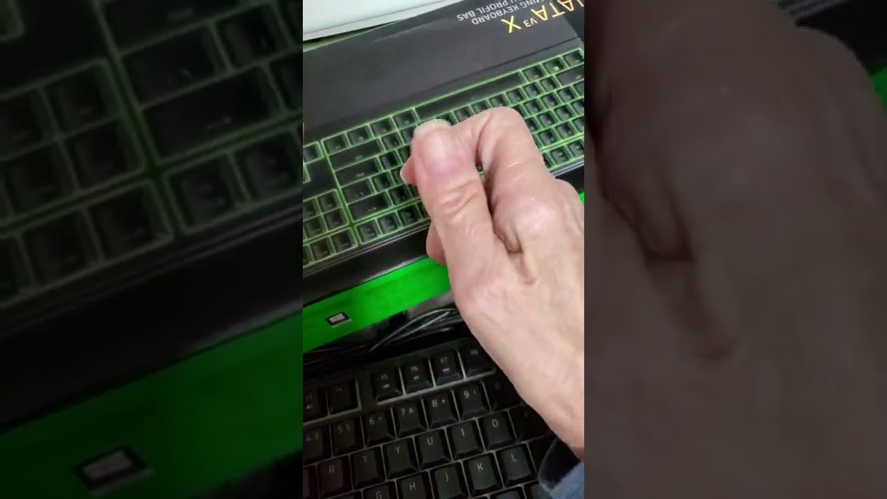 unboxing the Razor Ornata V3 X gaming keyboard.