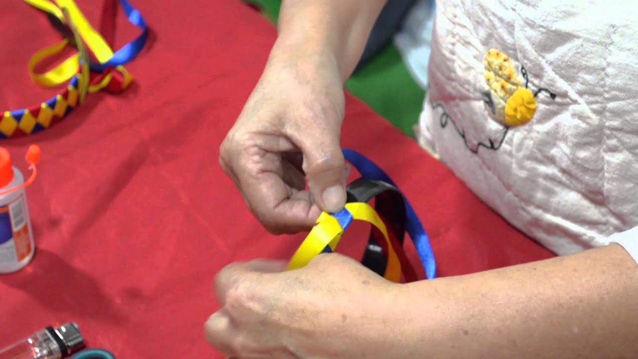 Diadema hecha con cintas tricolor.(tutorial)